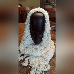 Funnel scarf O/S (Free with $50.00 purchase)